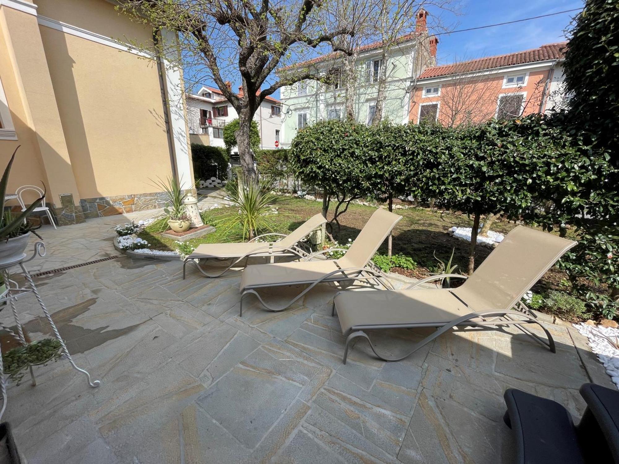 Villa Noa Jacuzzi & Sauna Izola Exterior foto